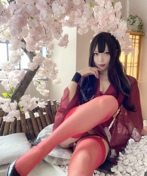 揉捏她饱满的双乳呻吟视频_BD动漫免费观看